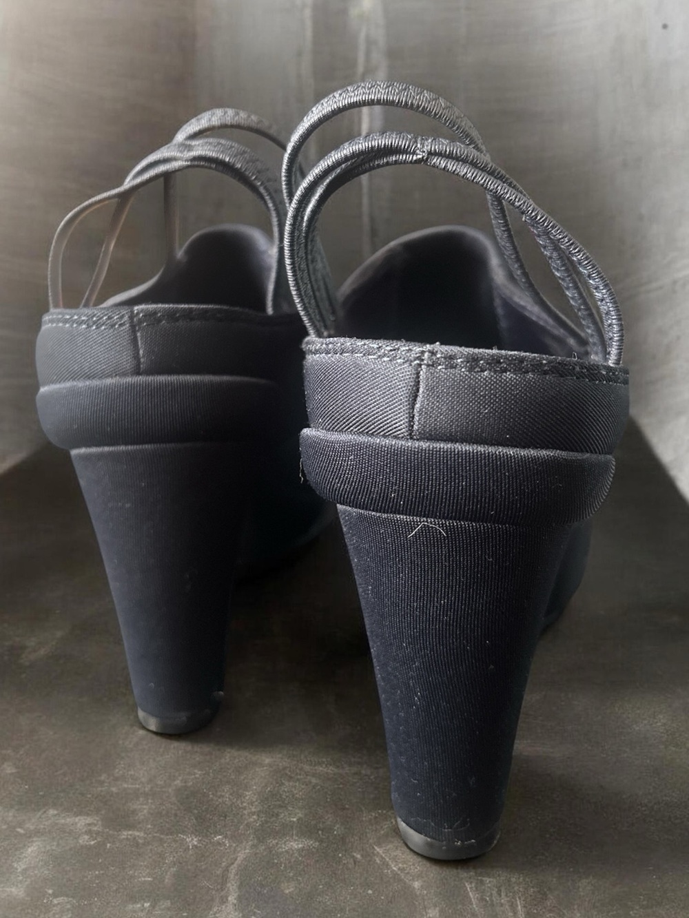 NEW YORK TRANSIT Sweet Fit Navy Slingback Clogs - Picture 3 of 9